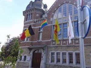 belgium-flag raising