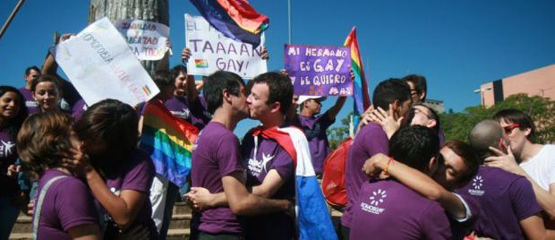 94_en_el_marco_del_día_mundial_de_lucha_contra_la_homofobia_y_la_transfobia_2__noticia_large