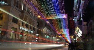 ITALY-THEME-CHRISTMAS-COLORS-GAY